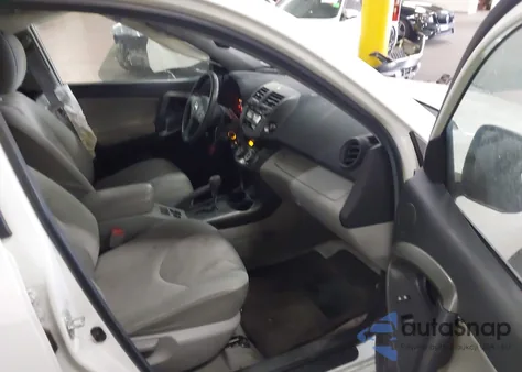 2011 Toyota Rav4 из США, поврежденный, VIN 2T3KF4DV1BW088981